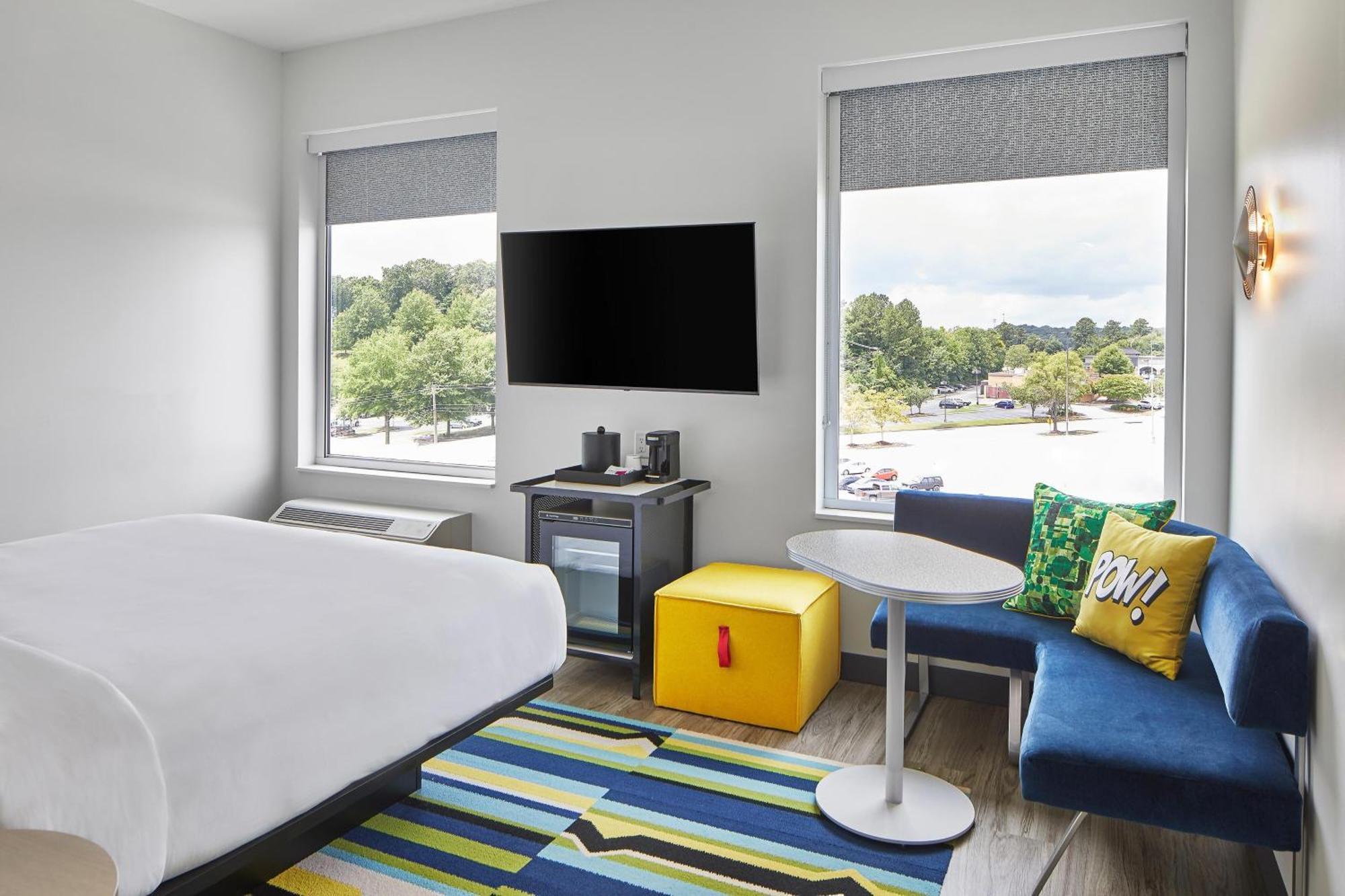Aloft Hamilton Place Hotel 3*